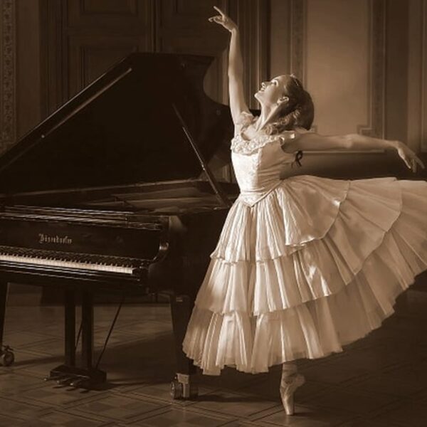 ACTO DANZA Y MÚSICA EN DIRECTO